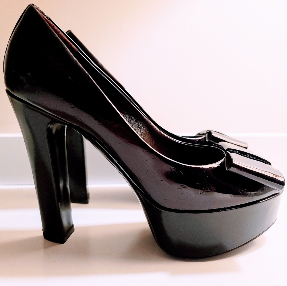 Louis Vuitton True open toe platform pump Amarante